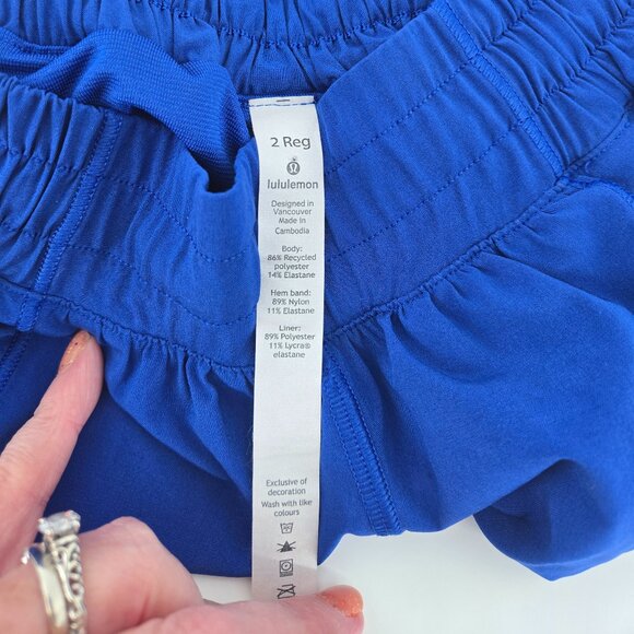 Lululemon Hotty Hot Short II *2.5" - 2 Jet Stream - Picture 6 of 7